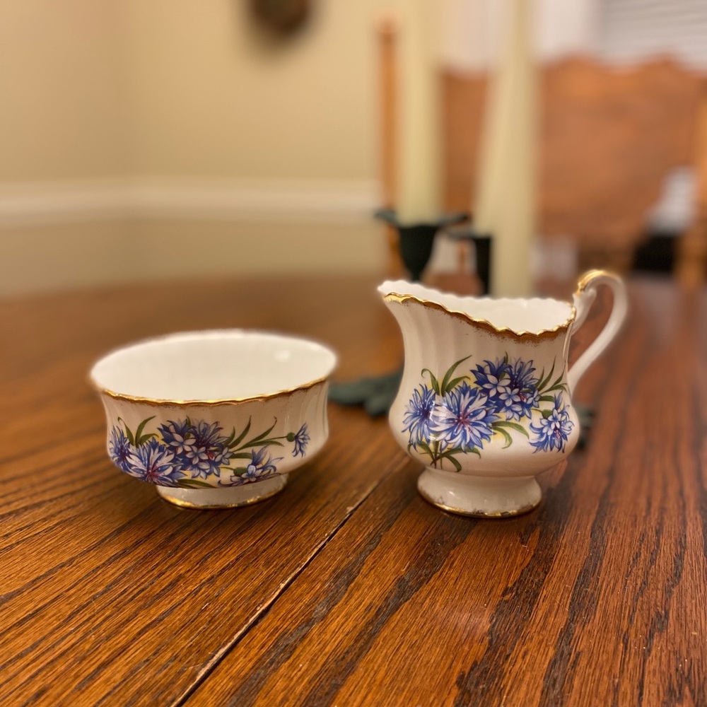 Paragon Fine Bone China Creamer & Sugar Bowl Set - Blue Cornflower Design